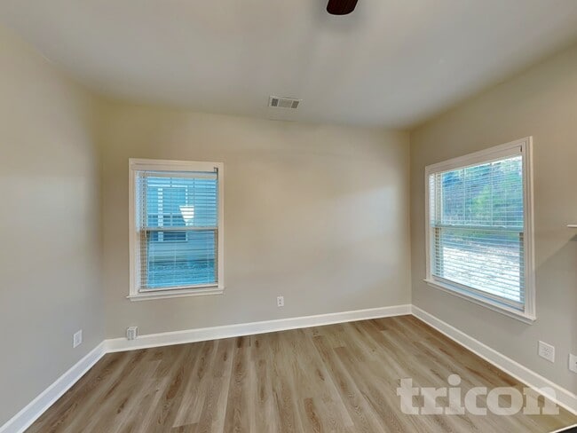 Building Photo - 498 Kirkland Dr