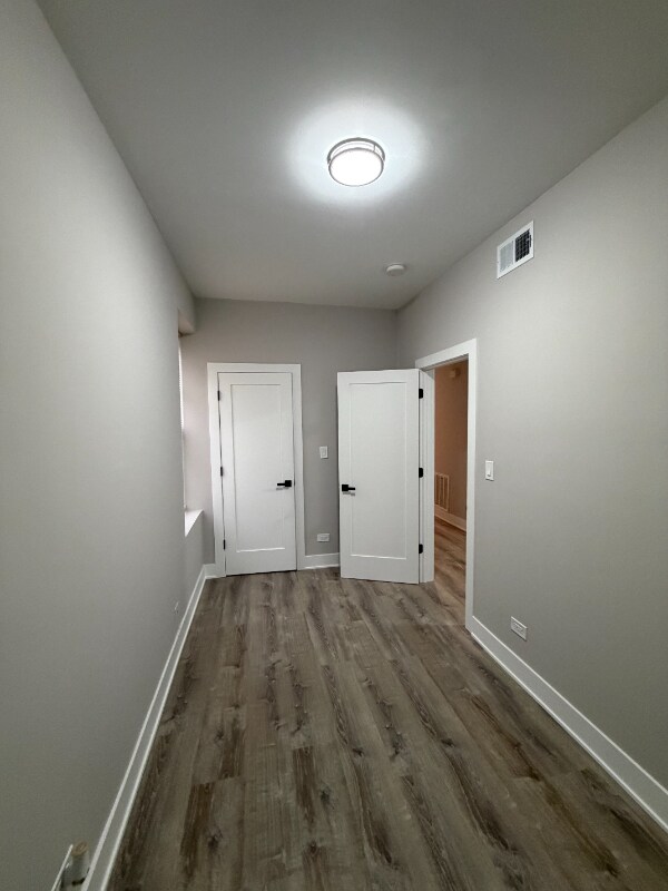 Photo - 931 W 34th Pl Apartment