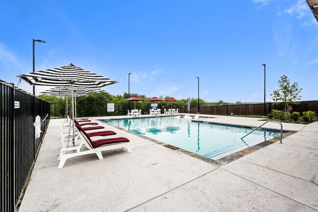 Foto del edificio - 2756 Mistwood Dr