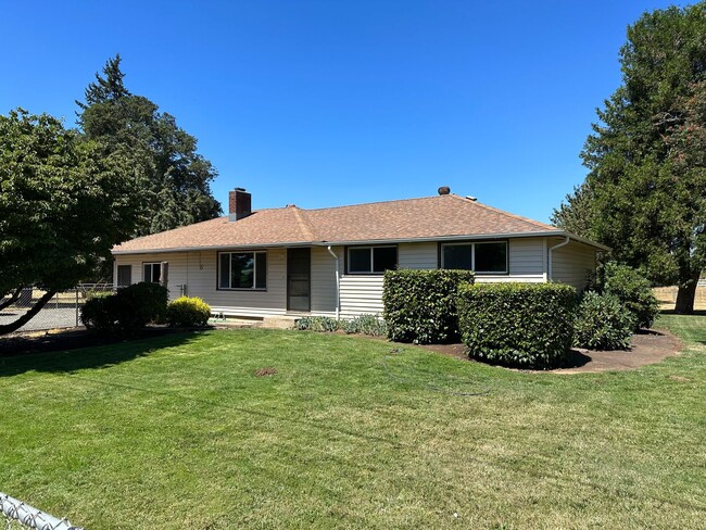Foto del edificio - 4 bedroom, 1 bath Country Home for rent!  MOVE IN SPECIAL!