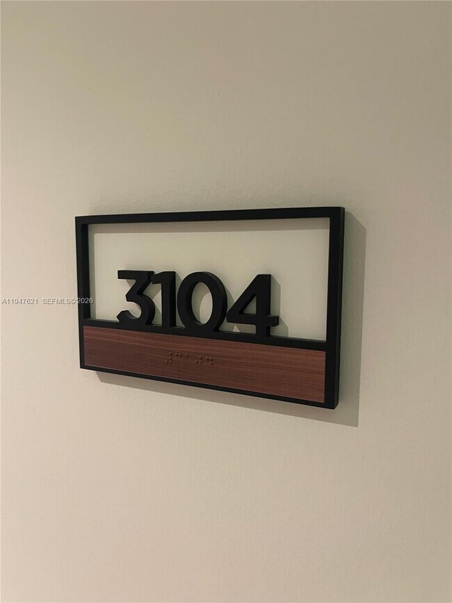 Foto del edificio - 225 N Miami Ave