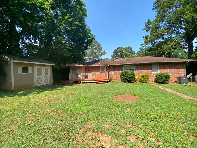 Building Photo - 2110 Lufkin Dr NW