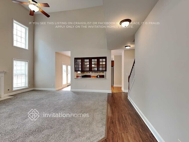 Building Photo - 625 Excalibur Ct SE