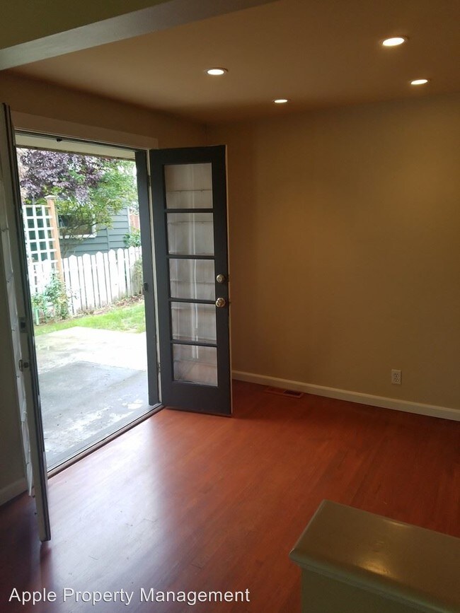 Building Photo - 2 br, 1 bath House - 717 West Cremona - 1