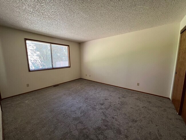 Foto del edificio - 3041 SE Timberlake Dr