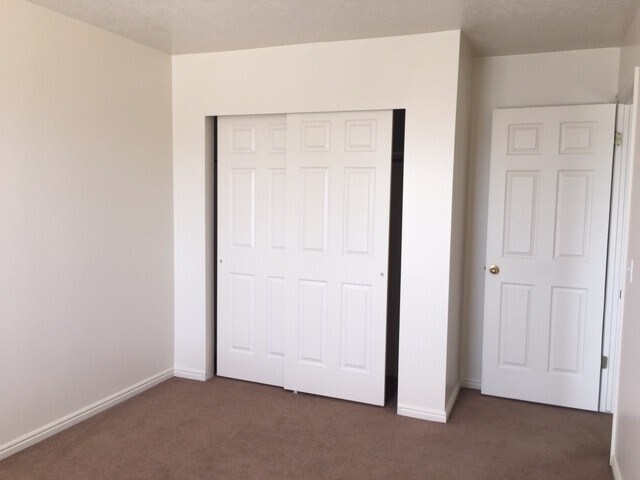 Foto del edificio - Clearfield 4 bedroom, 3 bathroom home. Big...