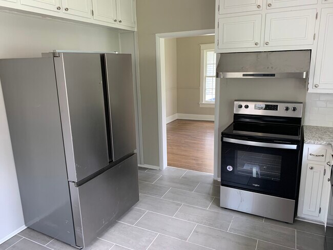 Updated Kitchen - New Appliances - 1520 36th St N