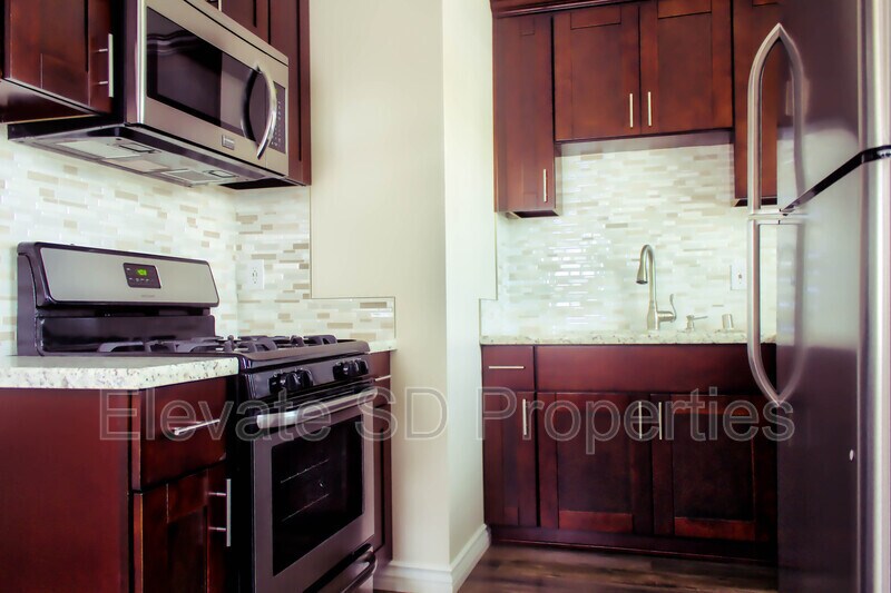 Primary Photo - 2727 G. Street