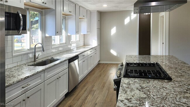Foto del edificio - 9315 Glenwood Trail