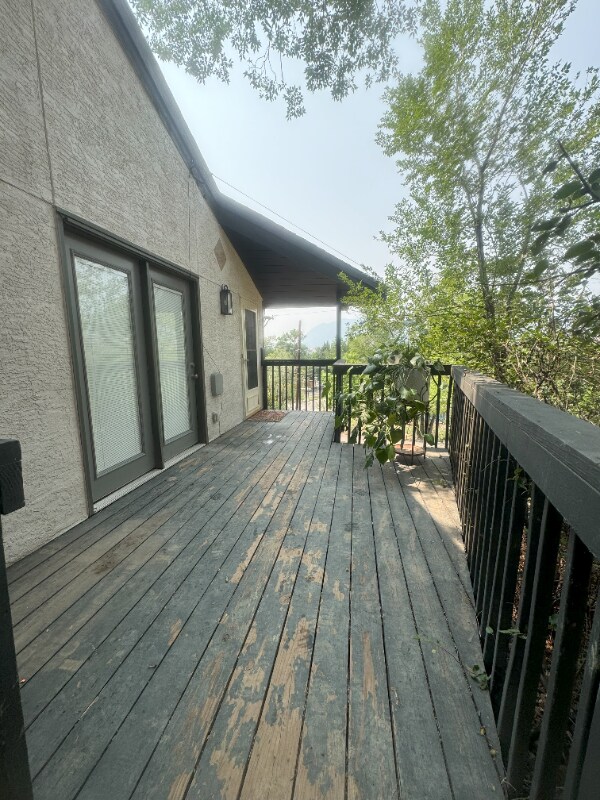 Photo - 210 N Limit St