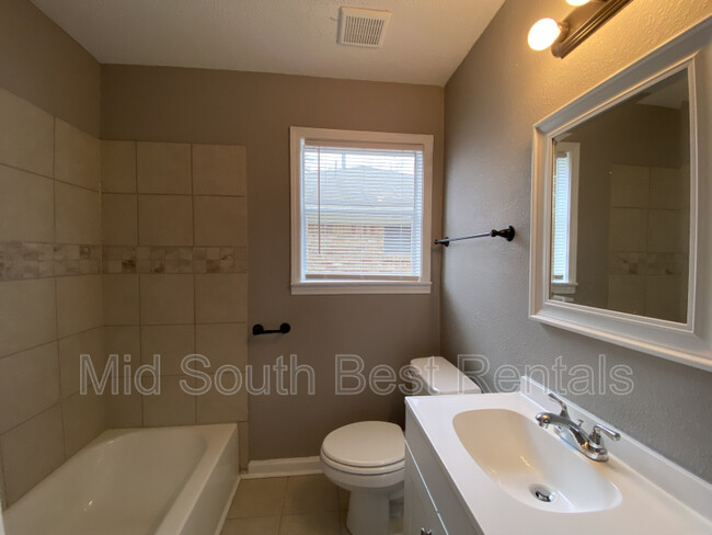 Foto del edificio - 4823 Summerlane Ave