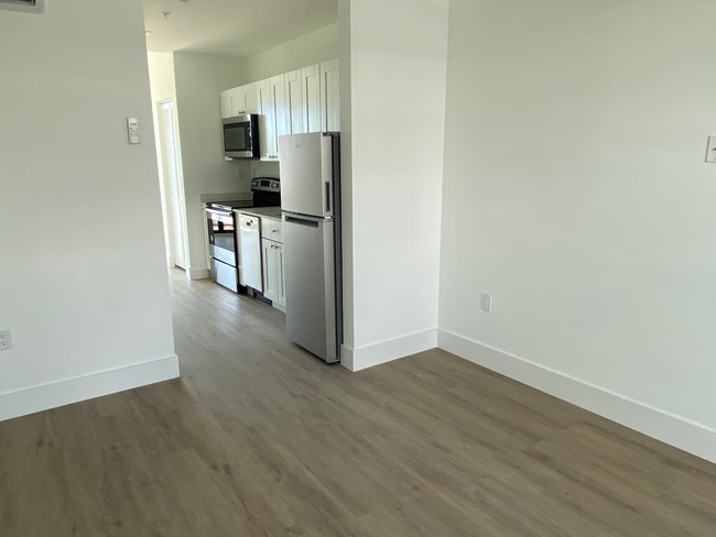 Building Photo - 4100 SW 64th Ave