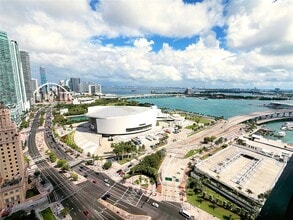 Building Photo - 398 NE 5th St