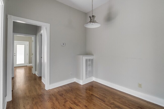 Building Photo - 1613A 7th Ave N