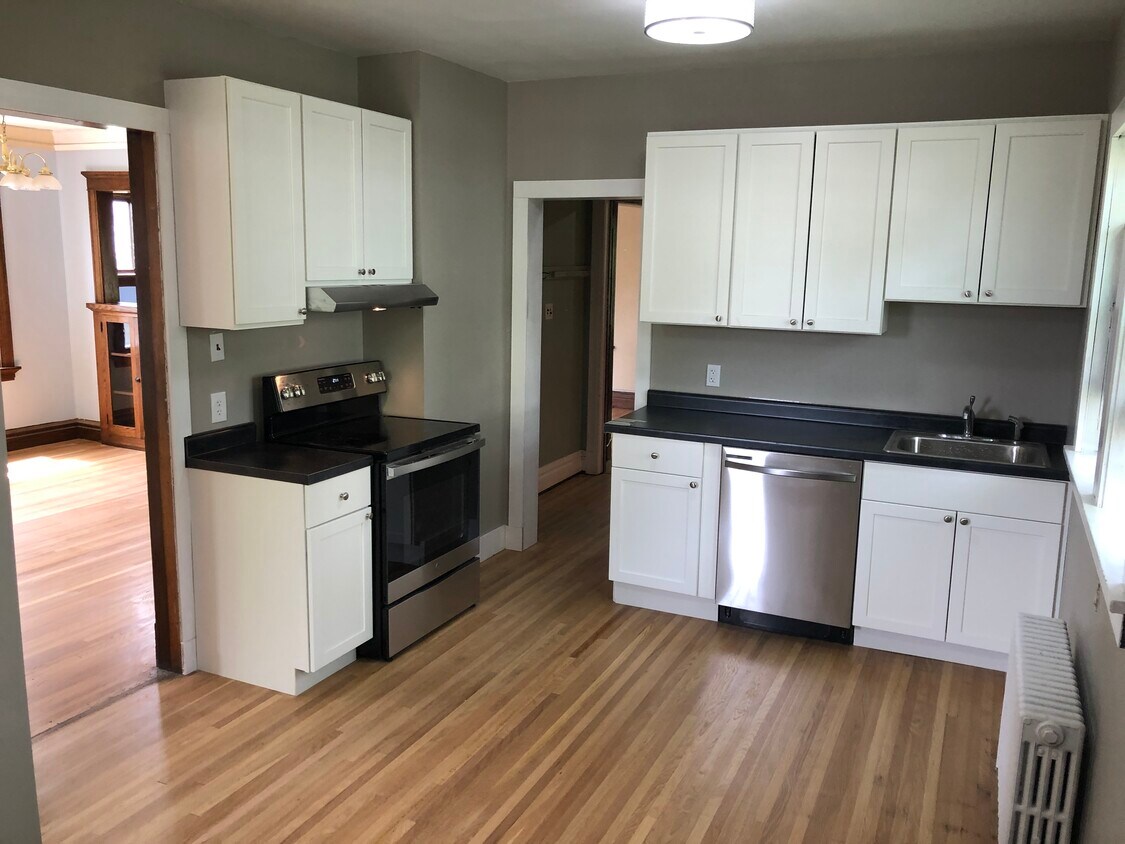 Foto principal - 1624 E 5th St