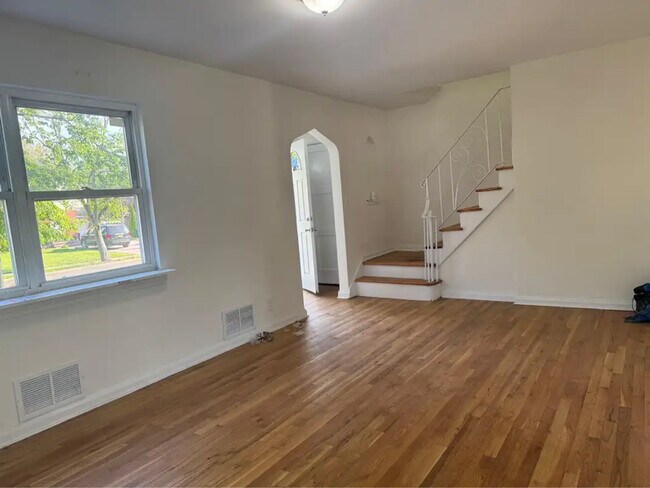 Foto del edificio - 152 Emily Ave
