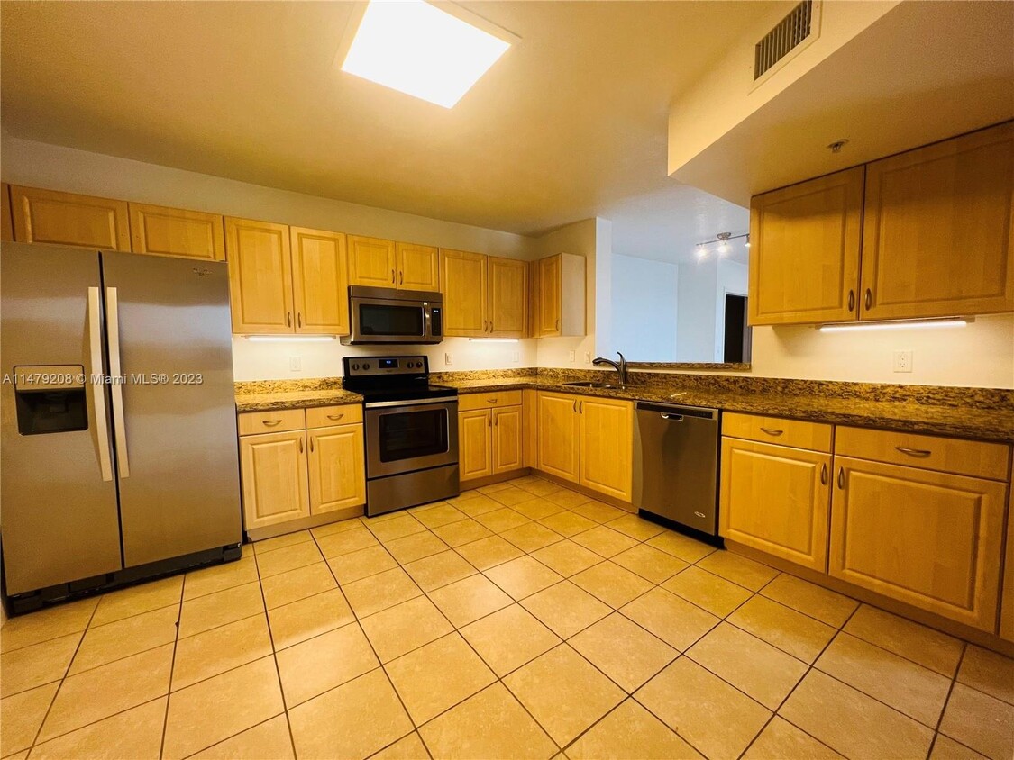 Primary Photo - 529 East Sheridan Street, Dania Beach, FL ...
