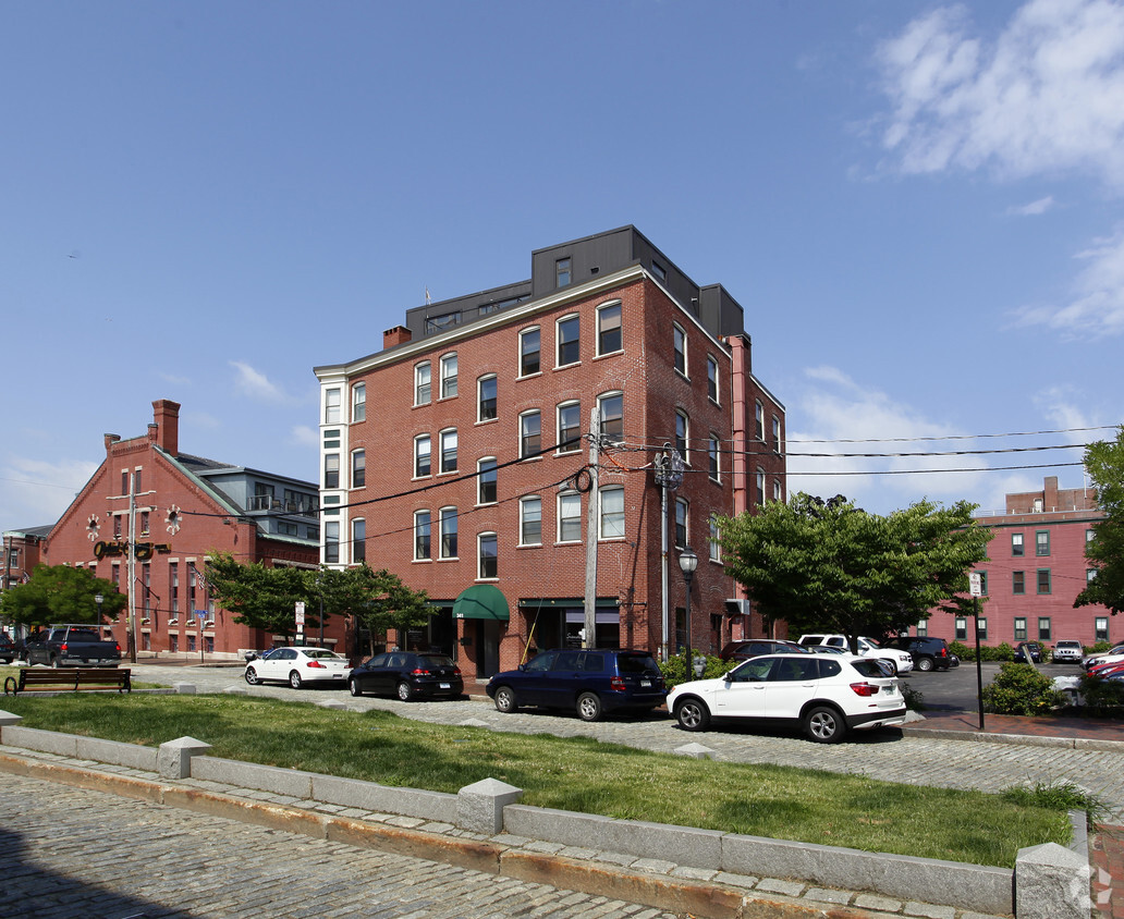 Building Photo - 341-345 Fore St