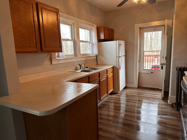Foto del edificio - Check Out This 2-Bed/1-Bath House in Bluff...