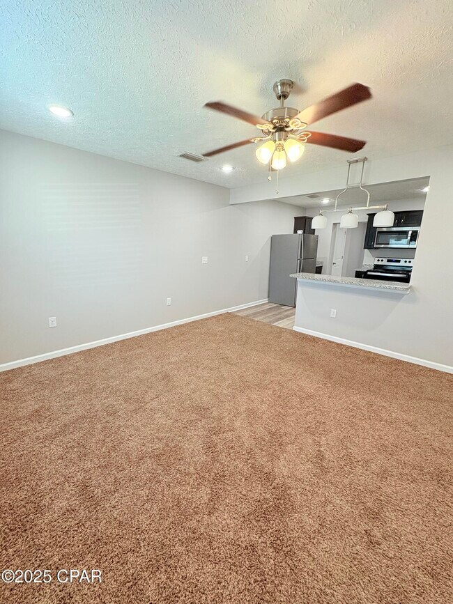 Foto del edificio - 820 E 25th St