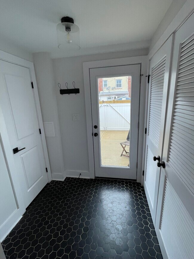 Foto del edificio - 3324 Clay St NE