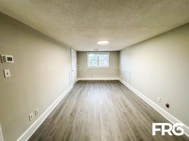 Foto del edificio - 600 Howell St