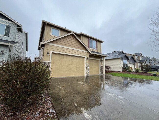 Building Photo - Stunning 2,588 Sq Ft Residence with Vaulted Primary Suite, Grand Staircase, and Granite Kitchen