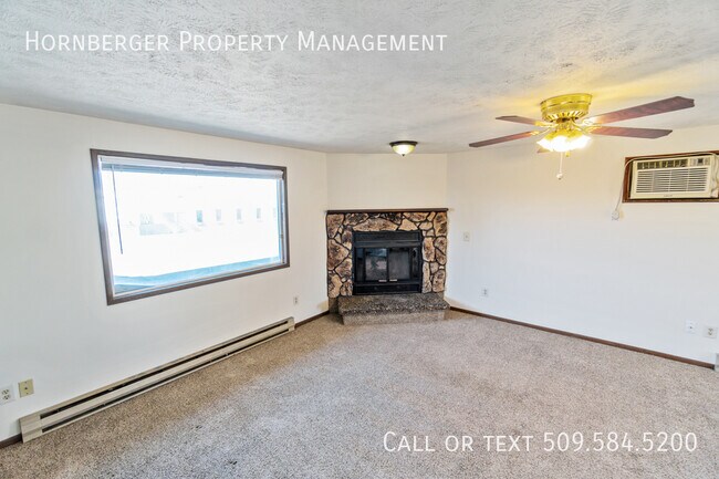 Building Photo - 6210 N Wiscomb St