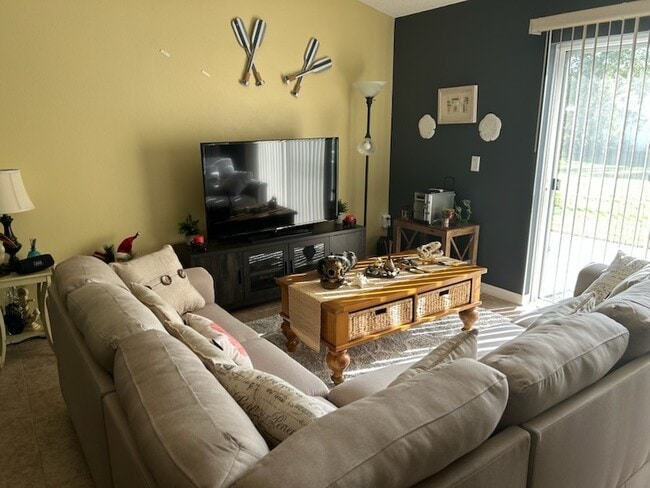 Building Photo - 112 Red Mill Dr