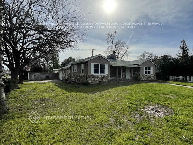 Foto del edificio - 3096 Yellowstone Ln