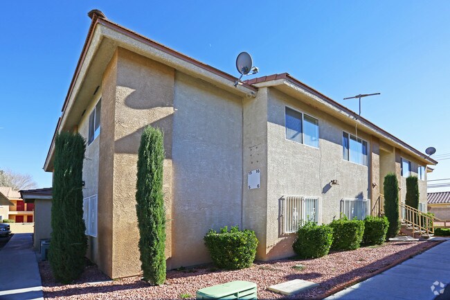 Building Photo - 4715 Vegas Valley Dr