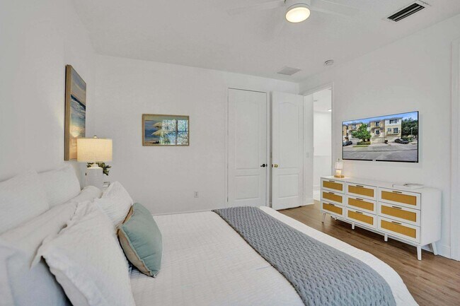 Photo - 642 NW 38th Cir Townhome