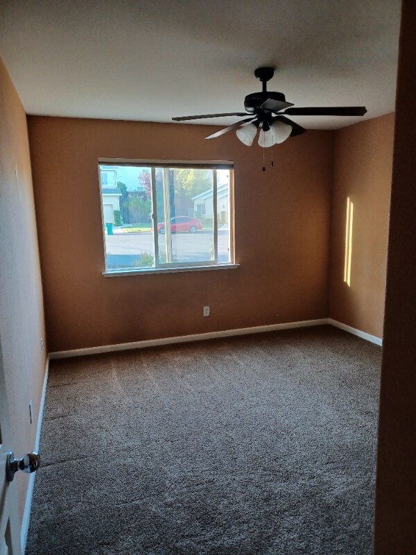 Building Photo - 2562 Chesapeake Bay Cir