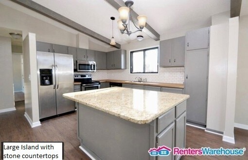 Foto del edificio - 14264 Golf View Dr