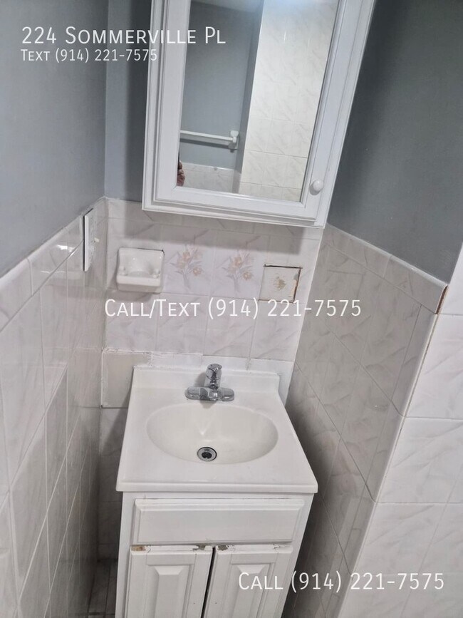 Building Photo - 224 Sommerville Pl