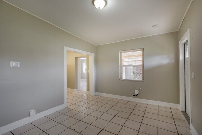 Building Photo - 1100 NW 143rd St