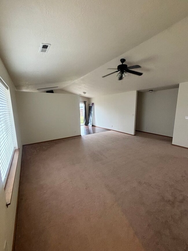 Building Photo - SINGLE FAMILY HOME ON STINSON LOOP (PL#11)