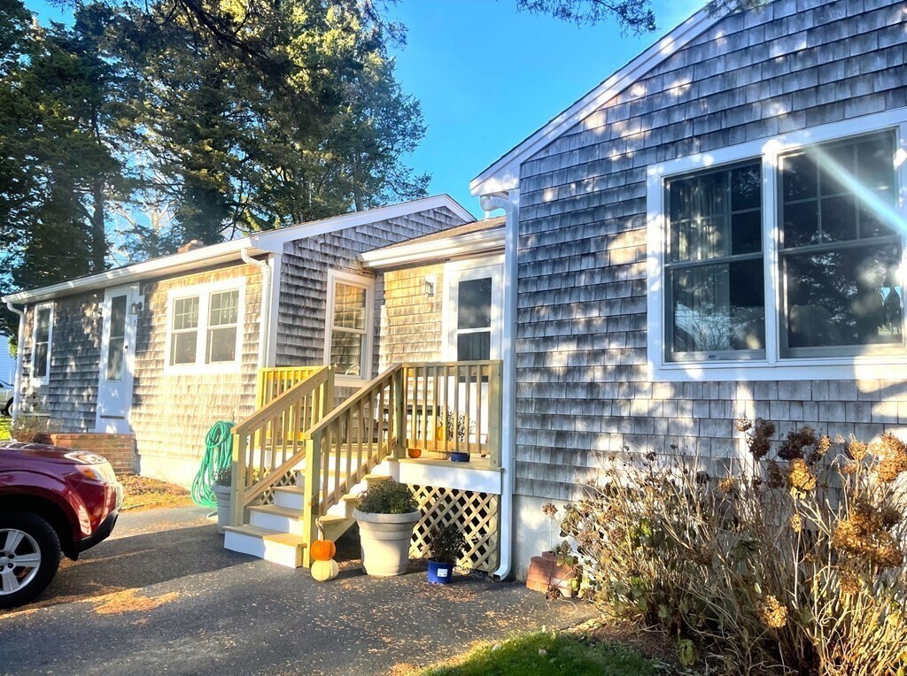 5 Page Ave, Kingston, MA 02364 House for Rent in Kingston, MA