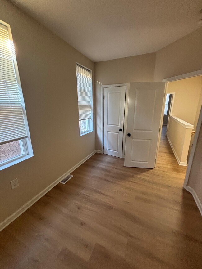 Foto del edificio - 802 Princeton Ave