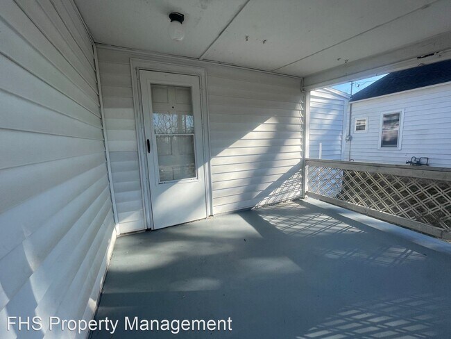 Building Photo - 3 br, 1 bath House - 2214 N Travis