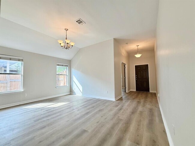 Foto del edificio - 4233 Fairmeadow Dr