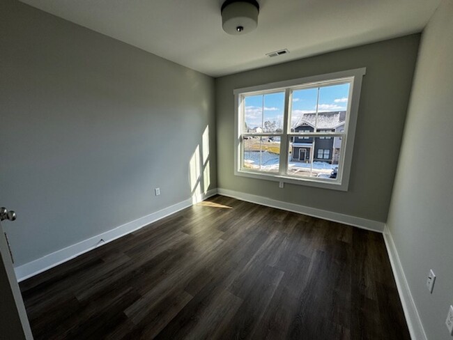 Foto del edificio - New Construction Townhomes in Evington-Cam...