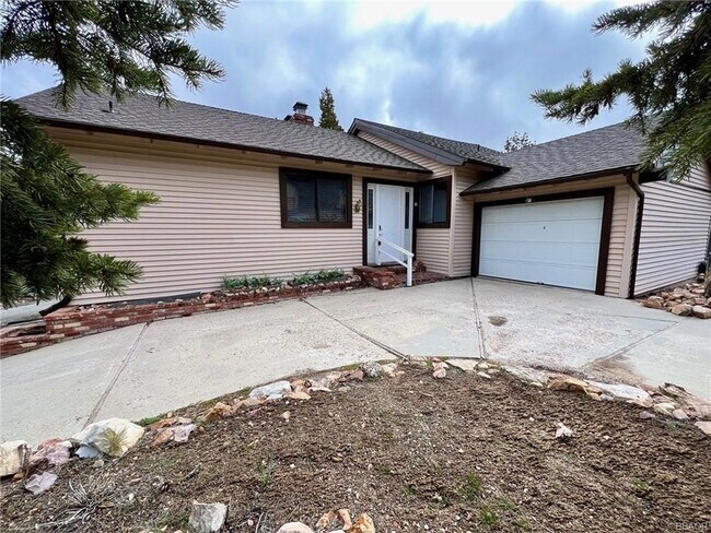 Foto del edificio - 1045 Whispering Forest Drive