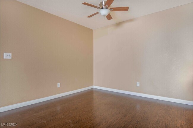 Building Photo - 5141 S Lindell Rd
