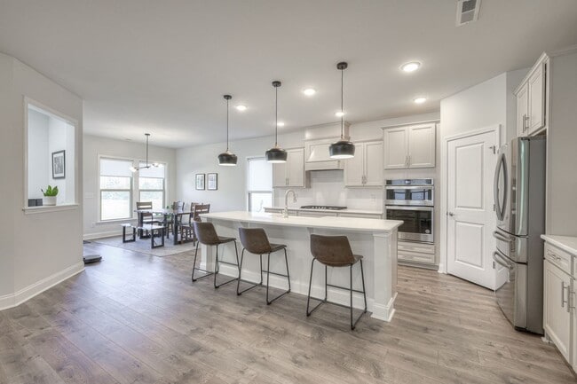 Building Photo - Charming 3BR Home in Great Neighborhood
