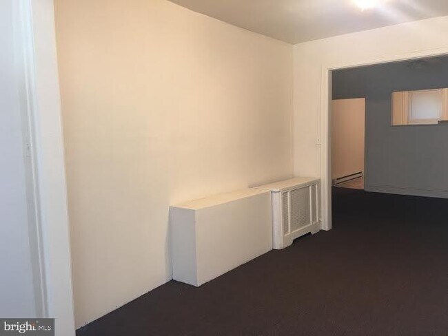 Building Photo - 253 Rosemar St