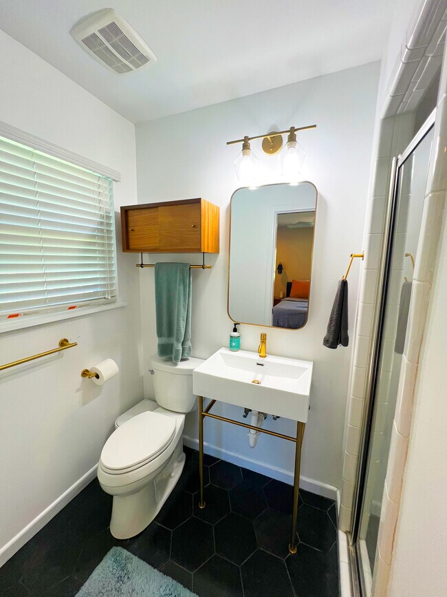 Building Photo - 6706 Moss Oak Dr