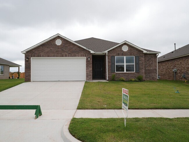 Foto del edificio - 4 Bedroom Home Available For Mid-September...