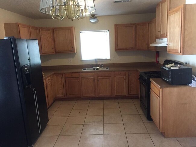 Foto del edificio - 3108 Corona Dr NW