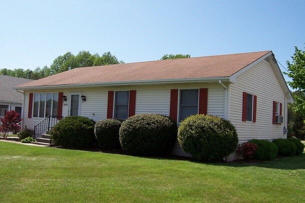 Primary Photo - 1303 Savannah Rd